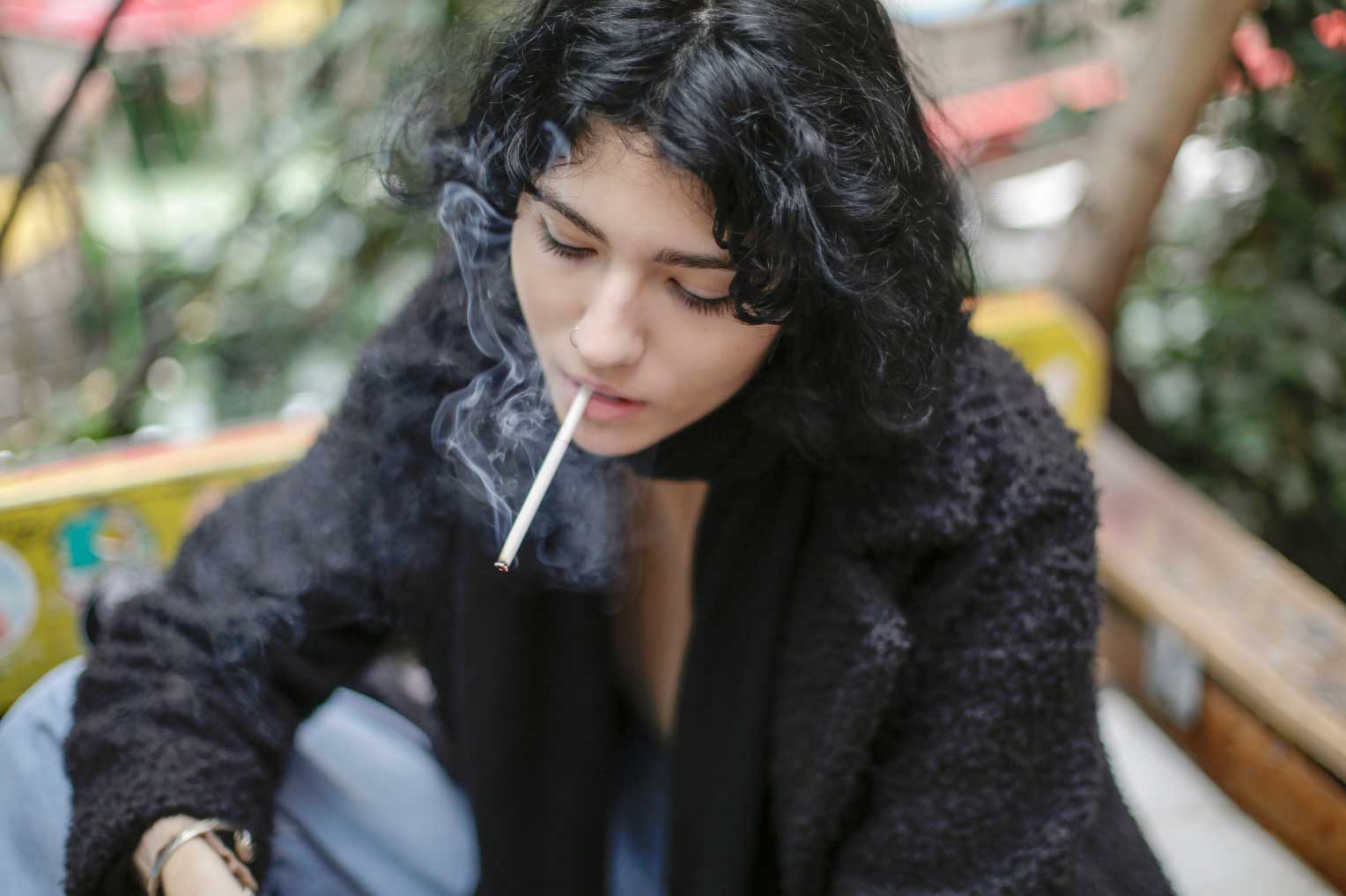 jeune fumeuse